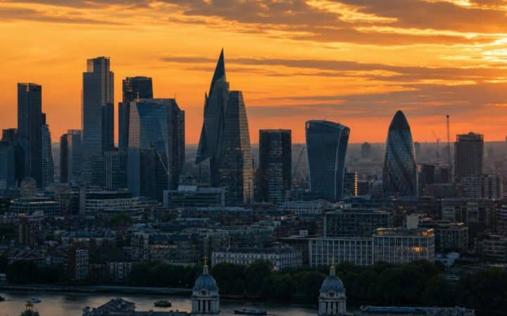 فوز FLock.io بتقدير المنتدى الاقتصادي العالمي لتطبيق التعلم الفيدرالي في NHS لأكثر من 400 مريض