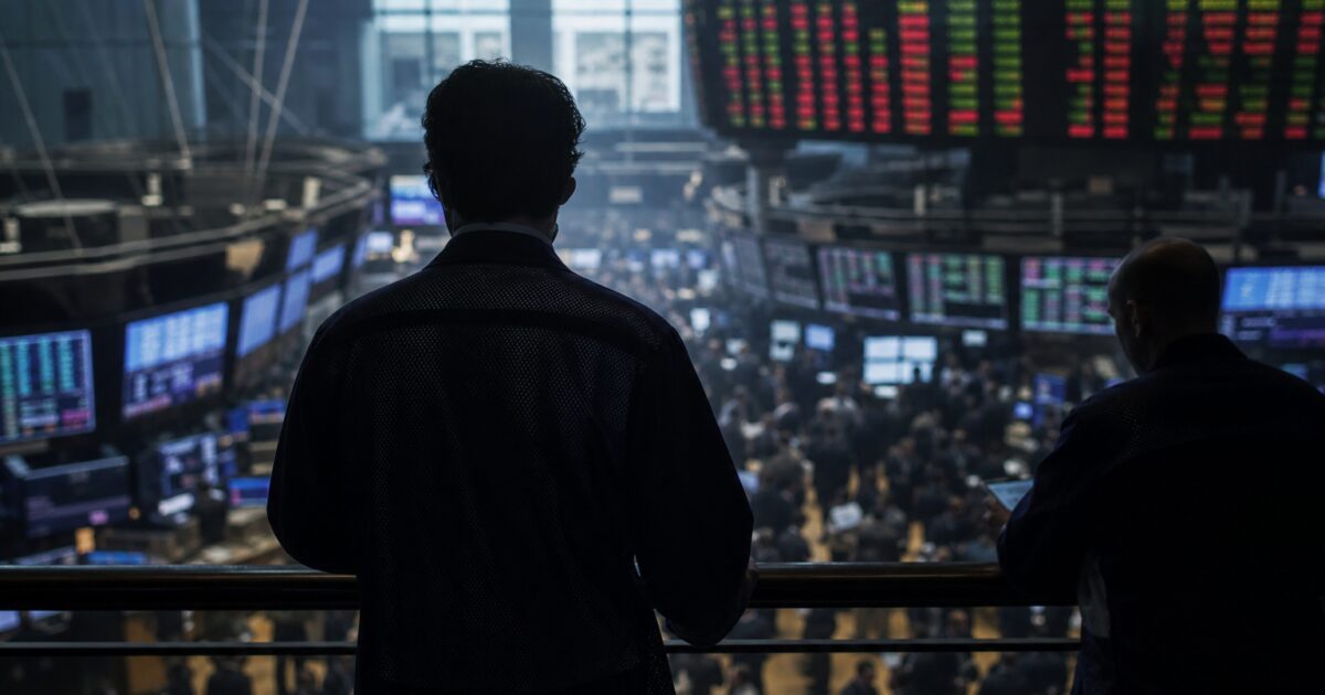 توقف تدفق صناديق Hyperliquid ETF بينما المنافسون المنظمون يستهدفون سوق تداول DeFi بقيمة 2-3 مليار دولار