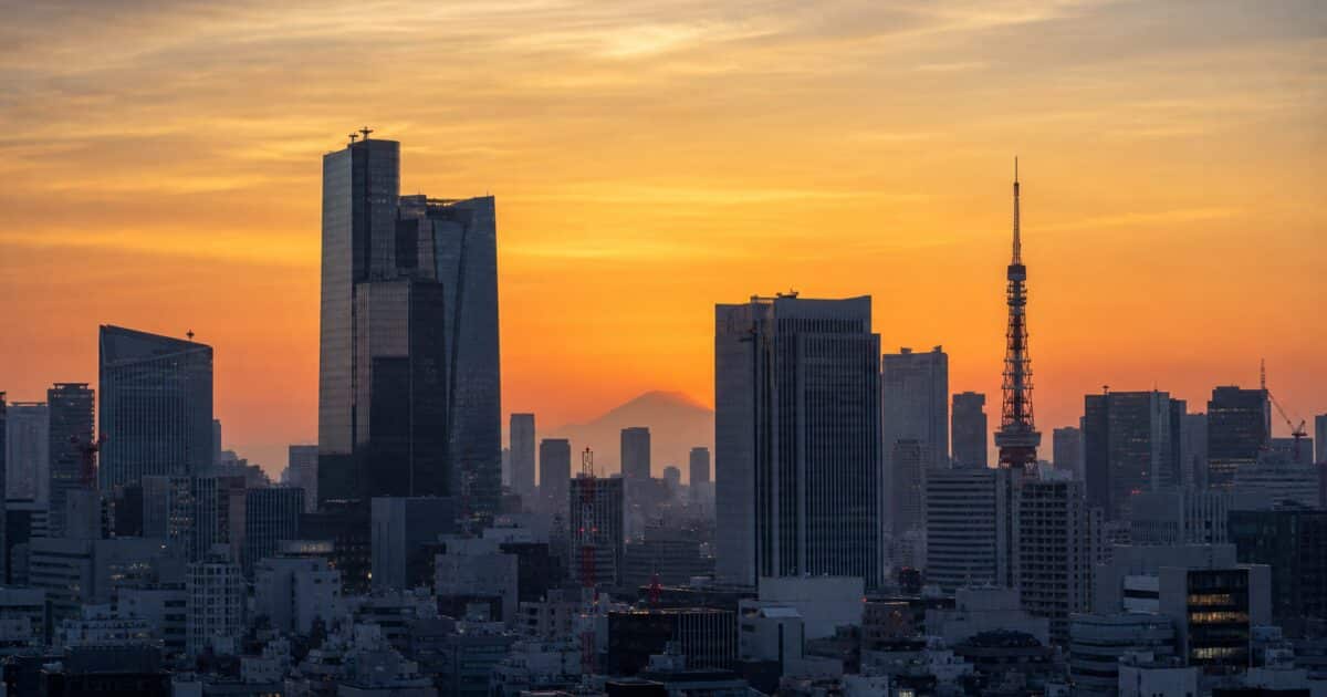 تدخل اليابان لدعم الين وتأثيره على تداول العملات الرقمية