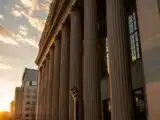 تصويت هيئة الأوراق المالية الأمريكية يهدد بتغيير جذري في جمع رأس المال للشركات الناشئة