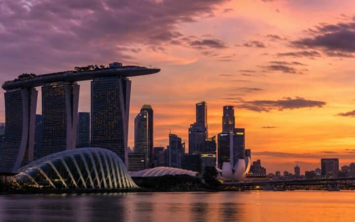 عمليات احتيال وظائف العملات الرقمية على لينكدإن في سنغافورة تسحب 11.8 مليون دولار من الضحايا