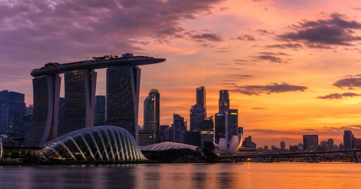 عمليات احتيال وظائف العملات الرقمية على لينكدإن في سنغافورة تسحب 11.8 مليون دولار من الضحايا
