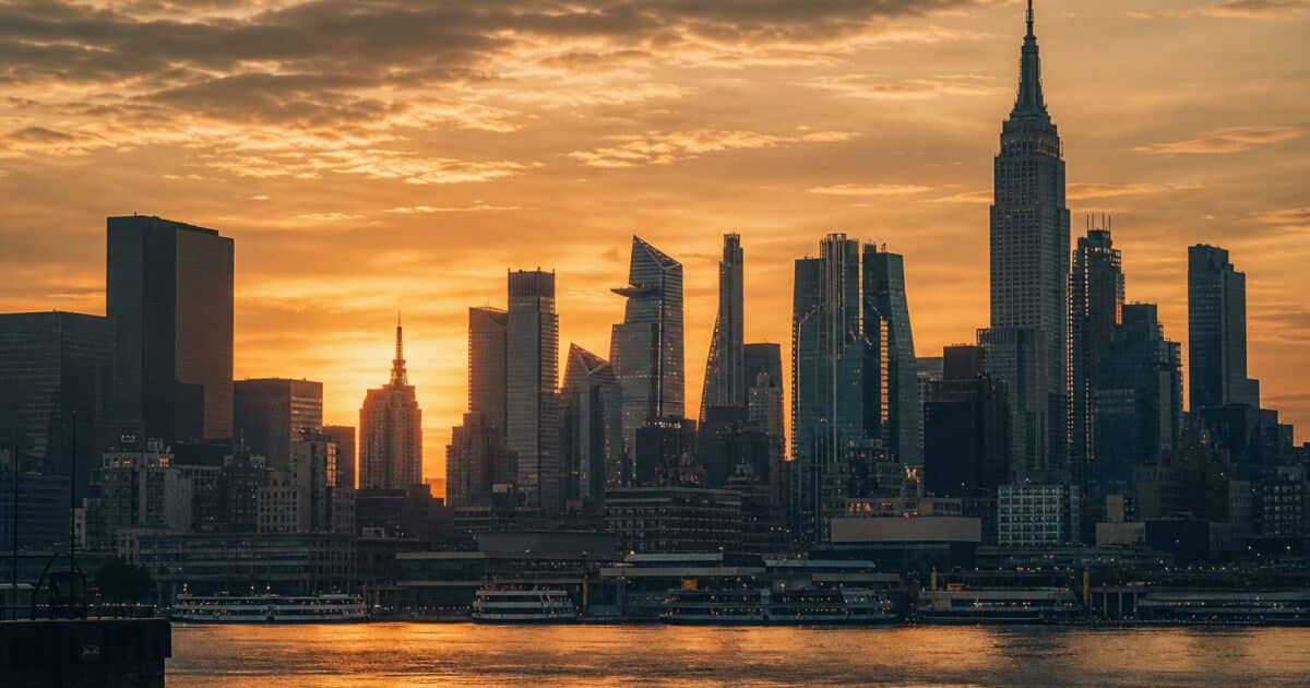 سوق الأصول الحقيقية المرمزة على بلوكتشين ستيلر يصل إلى 4 مليارات دولار بينما XLM ينخفض بنسبة 11%