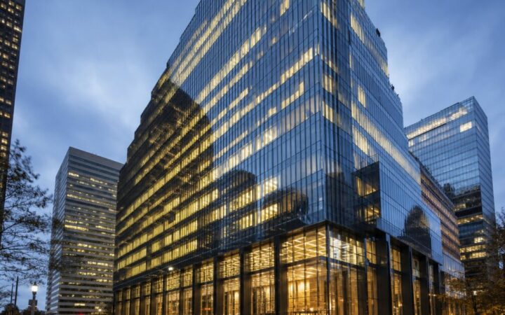 بيع 1,690 بيتكوين من قبل شركة Strategy لجمع 108.6 مليون دولار لشراء أسهم STRC