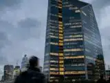 خسارة تيثر 4 مليارات دولار في 60 يوماً مع تزايد إرهاق البائعين