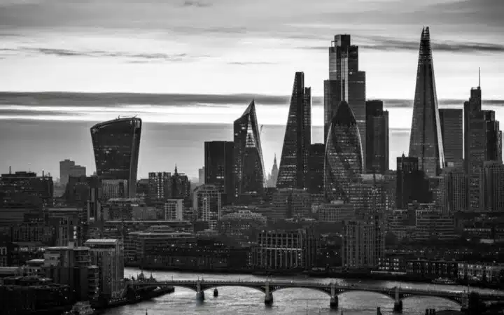 هيئة الضرائب البريطانية تكشف عن 240 مليونيرًا في العملات الرقمية يعلنون عن أرباح بقيمة 717 مليون جنيه