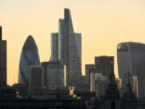 هيئة الضرائب البريطانية تكشف عن 240 مليونيرًا من العملات الرقمية وسط تصرفات بقيمة 18.7 مليار دولار