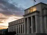 التضخم الأمريكي يستقر عند 3.4% بينما يترقب متداولو بيتكوين تحرك الفيدرالي القادم