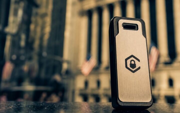 صناديق بيتكوين المتداولة في البورصة تجذب مليار دولار في أسبوع، واختراق كولدكارد يثير القلق حول الحفظ الذاتي