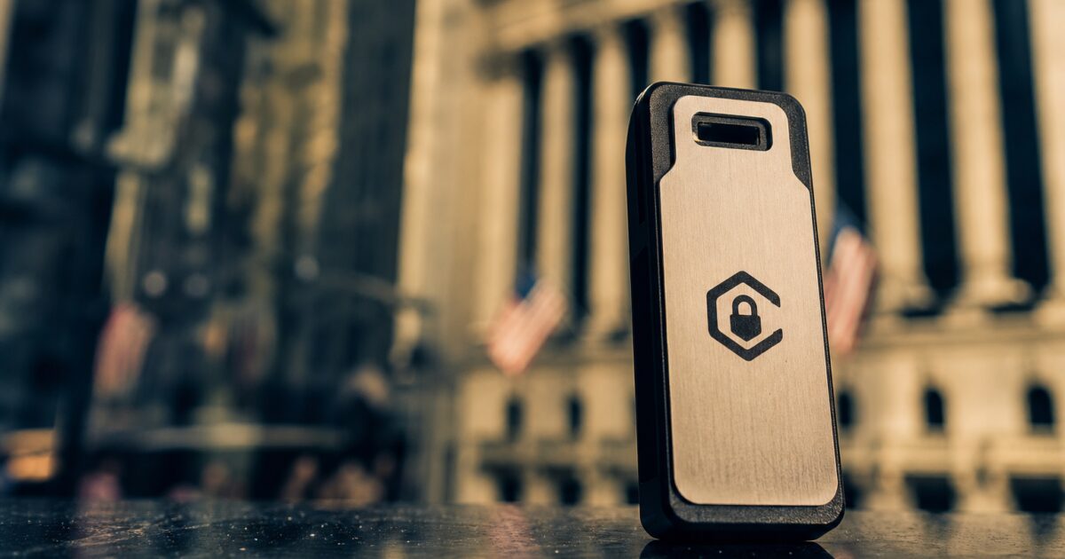 صناديق بيتكوين المتداولة في البورصة تجذب مليار دولار في أسبوع، واختراق كولدكارد يثير القلق حول الحفظ الذاتي