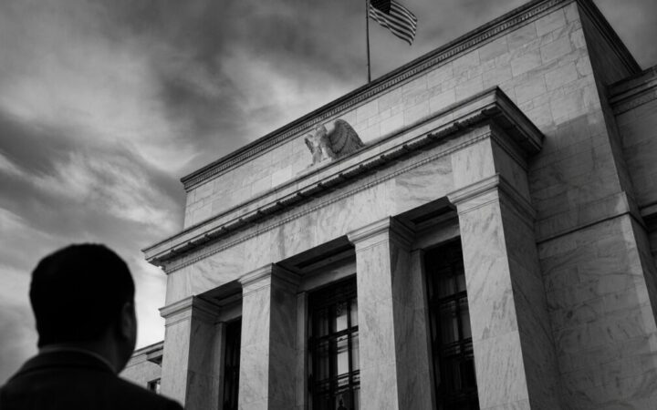 هبوط حاد لـ XRP إلى .38 بعد تحذير رئيس الفيدرالي من التضخم بنسبة 54%