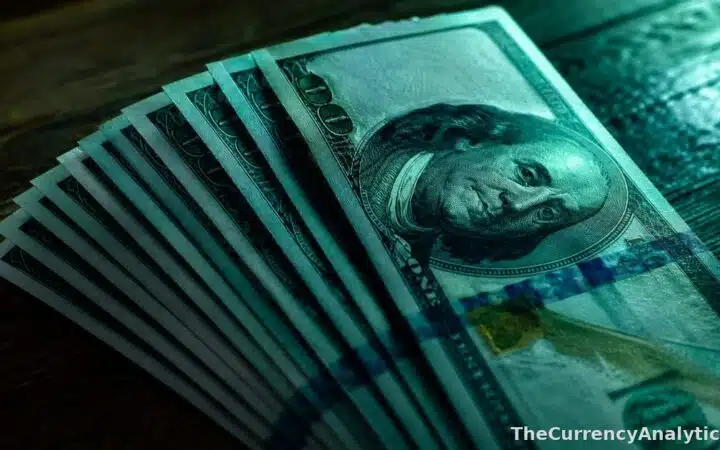 ارتفاع الدولار بنسبة 0.2% مع استعداد المتداولين لقمة أمريكية-صينية غير مؤكدة