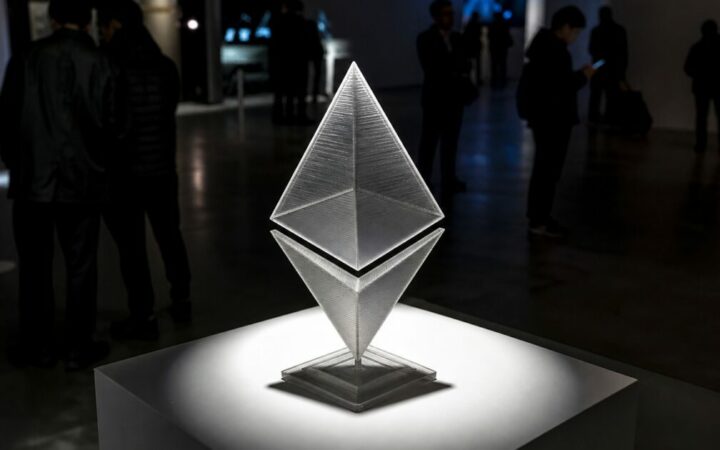 إيثريوم يواجه صعوبة عند ,550 مع اقتراب تصفية عقود آجلة بقيمة 5 مليون