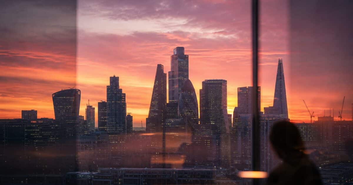 ريڤولت وأوبنريزيرف يحصلان على موافقة OCC لإطلاق بنوك عملات رقمية في أمريكا