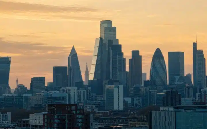 تحالف أمريكي-بريطاني يطلق عملية ضد أكثر من 4500 شبكة احتيال بالعملات الرقمية