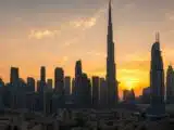 شراكة بين VARA وSecuritize لتطوير إطار عمل لتوكين الأصول بقيمة .5 مليار