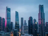 سهم أمريكان إكسبريس ينخفض 3.62% بسبب تقليص الوظائف للذكاء الاصطناعي وضعف الإيرادات